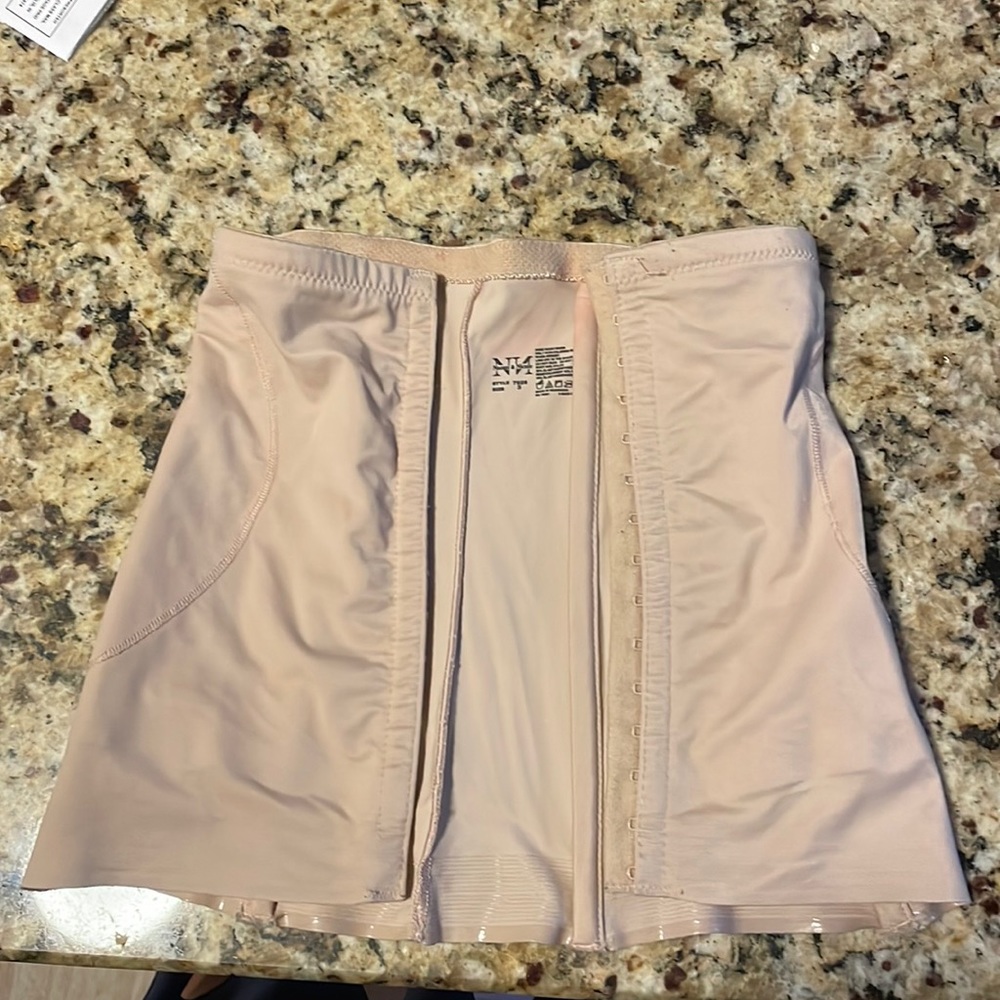 Size S corset shape wear